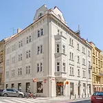 Blueground Holesovice View Nr Vltava Prg-51 Apartamento Praga
