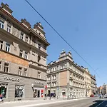 Blueground Holesovice View Nr Vltava Prg-51 Apartamento *