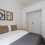 Blueground Holesovice View Nr Vltava Prg-51 Apartamento