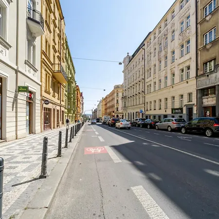 Blueground Holesovice View Nr Vltava Prg-51 Apartman